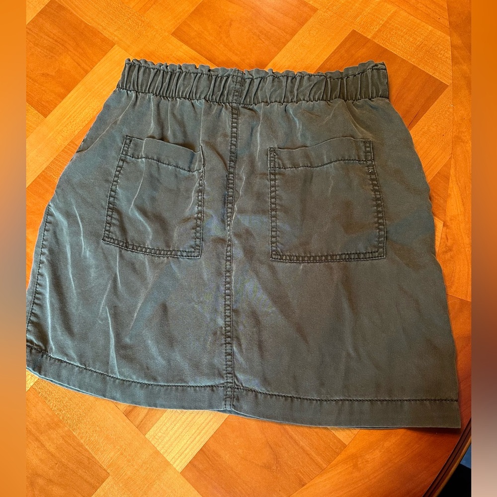 LOFT S Army Green Mini Skirt Cargo Utility Style Pockets Spring Summer - Picture 5 of 6